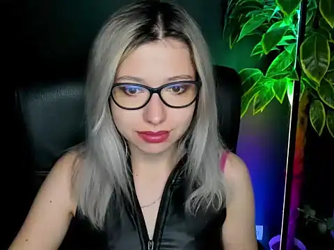 Snapshot of loveHeidi chatting on September 16, 4:46 am loveHeidi online show from September 16, 4:46 am