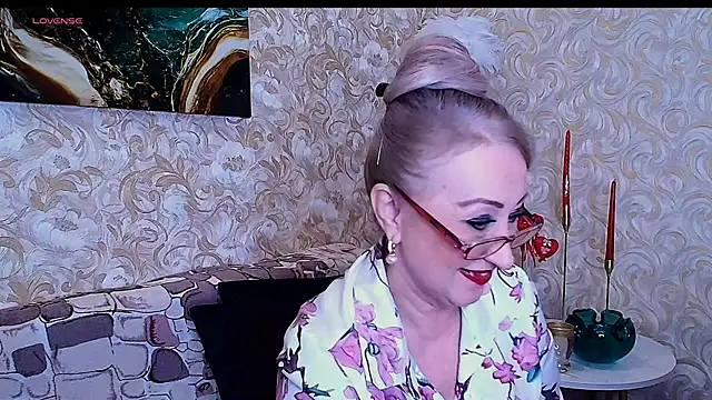  Sara  Smith  online show from February 23, 9:17 am