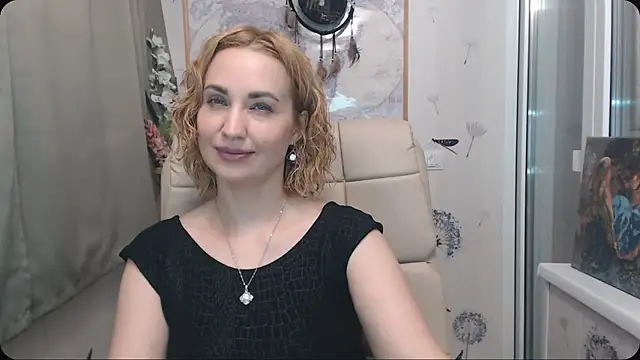 KatrinAlluring online show from November 14, 4:33 am