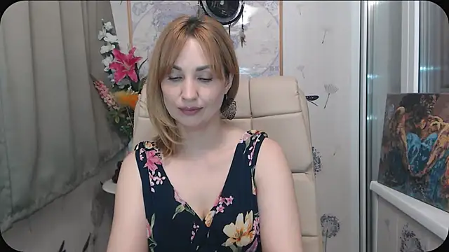 Snapshot of KatrinAlluring chatting on April 9, 4:12 am KatrinAlluring online show from April 9, 4:12 am