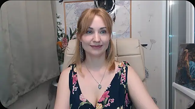 Snapshot of KatrinAlluring chatting on June 5, 11:38 am KatrinAlluring online show from June 5, 11:38 am