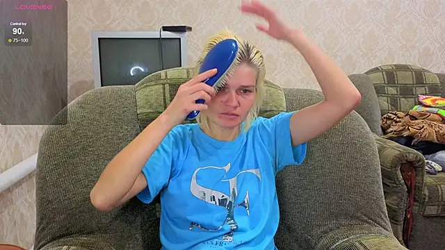 SaraSnow  online show from December 16, 6:35 pm