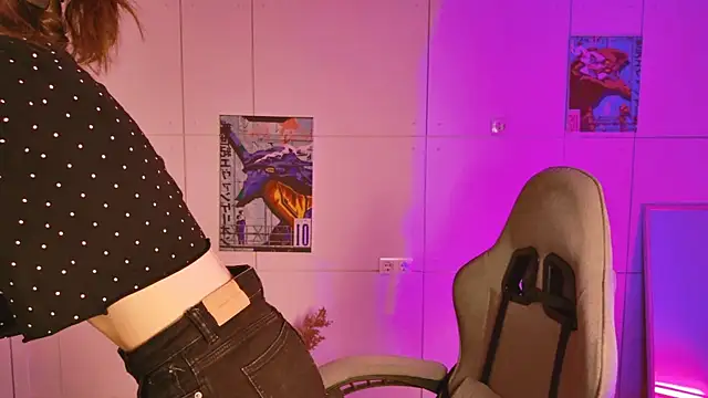 Yoka paradoXXX online show from March 4, 9:15 am