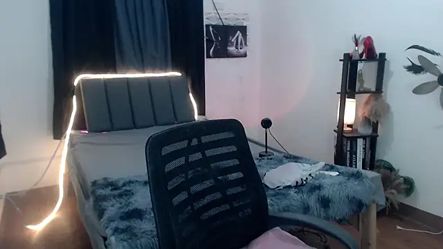 amari ivanna online show from April 12, 4:01 pm