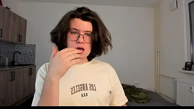 Snapshot of Derek_Shameless chatting on February 11, 3:06 pm Derek Shameless online show from February 11, 3:06 pm