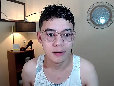 keirflorianxx online show from October 5, 2:32 am