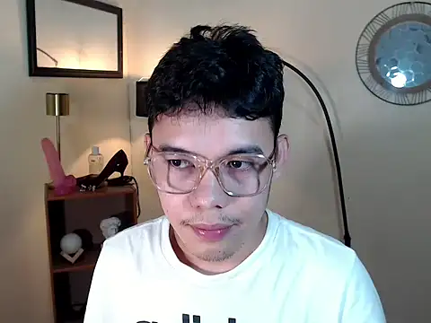 keirflorianxx online show from October 18, 2:03 am