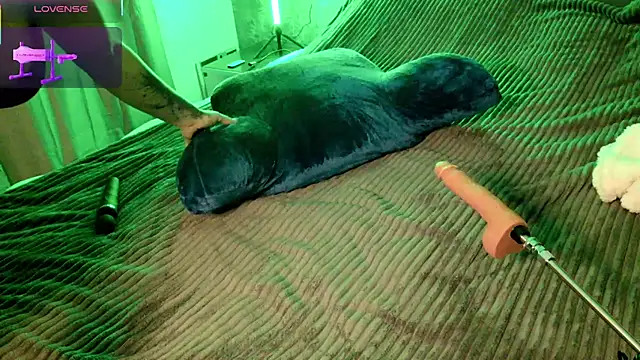 Snapshot of Happymaus chatting on October 6, 8:39 pm Happymaus online show from October 6, 8:39 pm