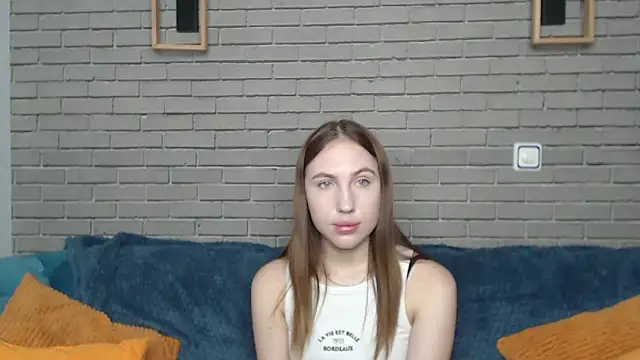 Snapshot of MellinGiG chatting on October 3, 4:53 am MellinGiG online show from October 3, 4:53 am