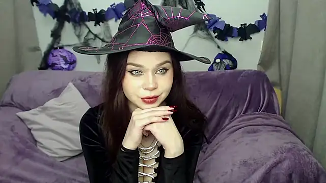 GloriyaDre online show from October 31, 5:52 am