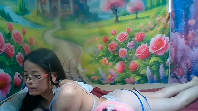Snapshot of sweethanajapanese chatting on June 24, 12:15 pm sweethanajapanese online show from June 24, 12:15 pm