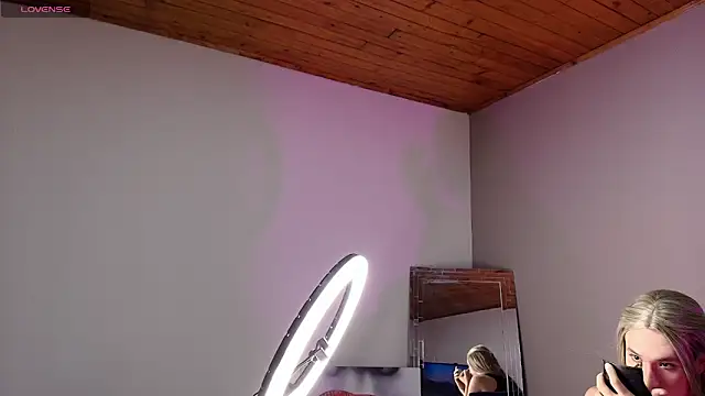 Electra Gosselin online show from October 31, 3:18 am