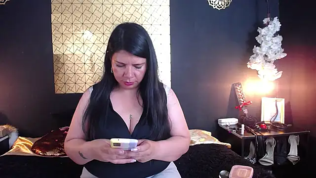 kinky momm online show from May 8, 6:46 pm