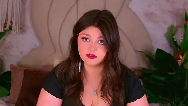 Snapshot of UR_BELLA chatting on September 30, 9:36 am UR BELLA online show from September 30, 9:36 am