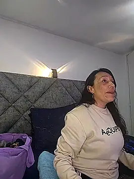 Shantey Laurent online show from November 29, 12:30 pm