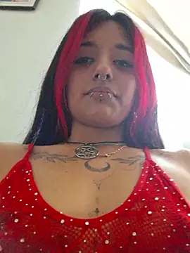 carolinerue online show from May 22, 10:15 pm