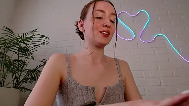 WhitePrincessLuna online show from April 12, 12:10 pm