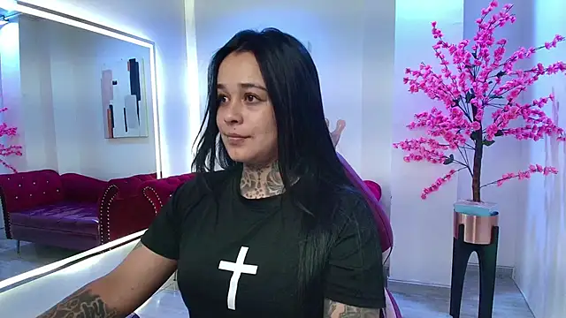 Snapshot of Black_roseee chatting on November 6, 3:29 am Black roseee online show from November 6, 3:29 am