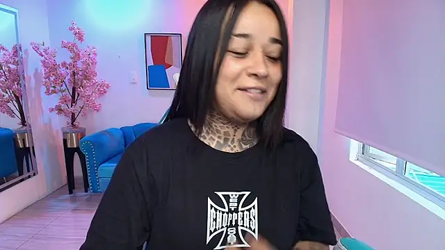 Snapshot of Black_roseee chatting on December 1, 7:41 pm Black roseee online show from December 1, 7:41 pm