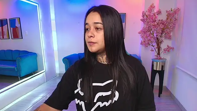 Black roseee online show from June 3, 3:42 am