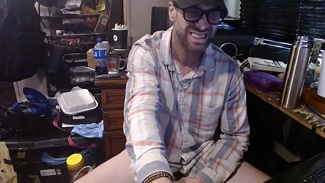 PeterHanglin online show from April 10, 5:17 pm