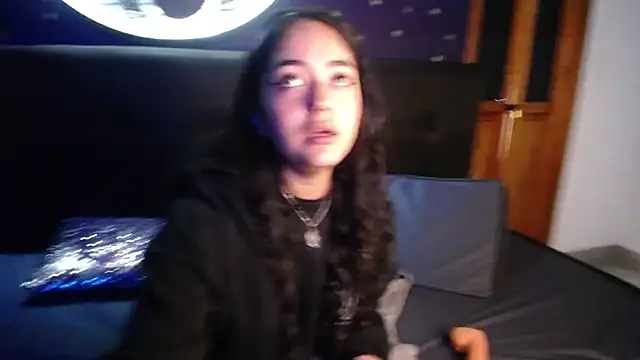 Snapshot of Fairy_marie12 chatting on September 18, 8:44 pm Fairy marie12 online show from September 18, 8:44 pm