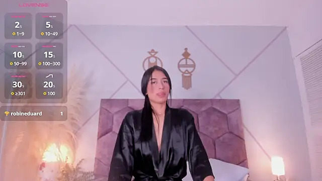 nicol giraldoo online show from May 12, 3:25 am