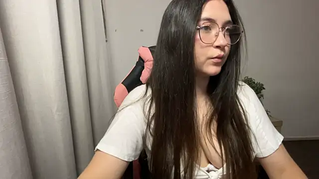 valentinauwu online show from February 23, 12:52 am