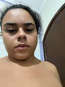 Snapshot of ___seusegredo chatting on February 18, 7:37 am seusegredo online show from February 18, 7:37 am