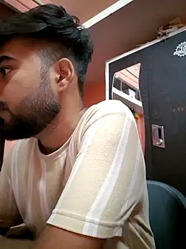 Snapshot of soniriyaa010101 chatting on April 26, 6:00 am soniriyaa010101 online show from April 26, 6:00 am