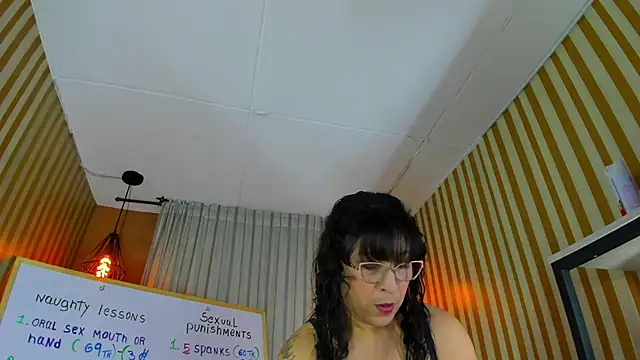 Snapshot of Jenni_Zeller chatting on October 1, 12:00 pm Jenni Zeller online show from October 1, 12:00 pm