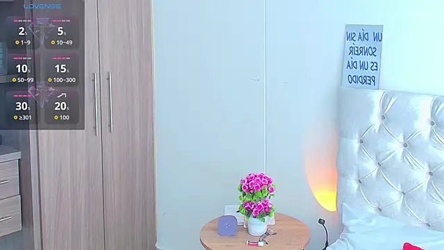 Snapshot of cassian_gold chatting on June 27, 2:12 pm cassian gold online show from June 27, 2:12 pm