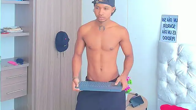 Snapshot of cassian_gold chatting on July 7, 1:26 pm cassian gold online show from July 7, 1:26 pm
