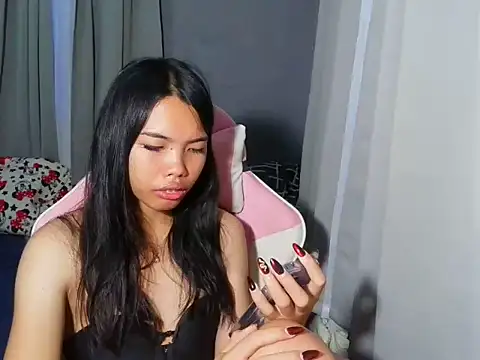 Snapshot of cutie_milker chatting on June 13, 5:27 am cutie milker online show from June 13, 5:27 am