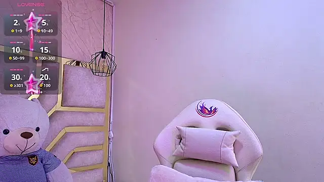 april bennett online show from September 25, 12:20 pm