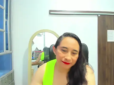 LeilaSmith  online show from October 13, 11:43 am