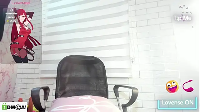 Snapshot of Caroline_daring chatting on January 17, 1:27 pm Caroline daring online show from January 17, 1:27 pm