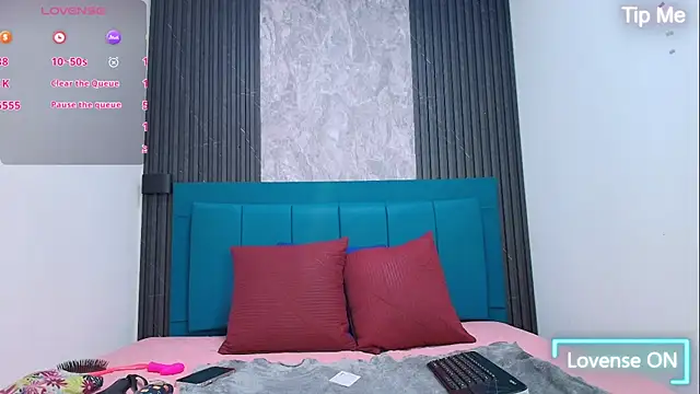 Snapshot of Caroline_daring chatting on February 26, 1:21 pm Caroline daring online show from February 26, 1:21 pm