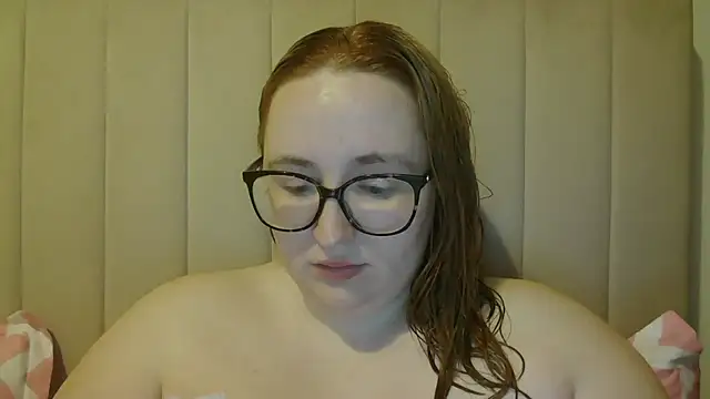 CurvyNaughtyCherry online show from March 31, 3:52 am