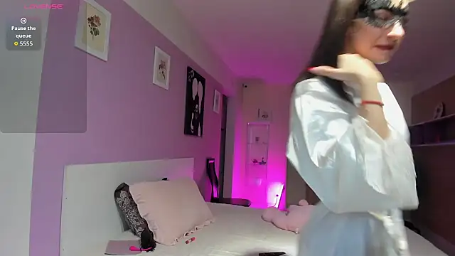 dark summer online show from January 18, 11:36 am