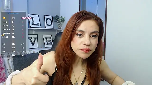 KendallWood  online show from May 13, 2:31 am