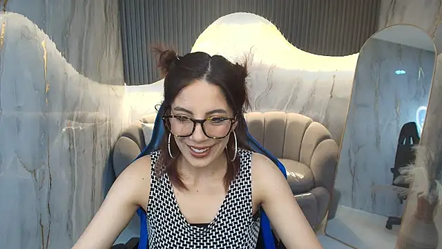 Snapshot of nadia_r_ chatting on June 20, 7:38 pm nadia r online show from June 20, 7:38 pm