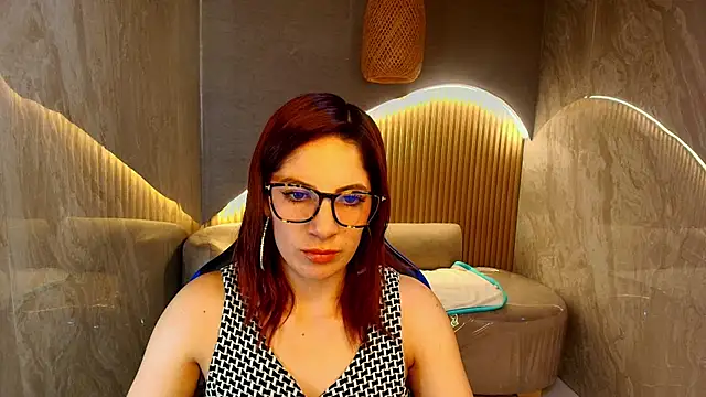 Snapshot of nadia_r_ chatting on June 24, 12:48 pm nadia r online show from June 24, 12:48 pm