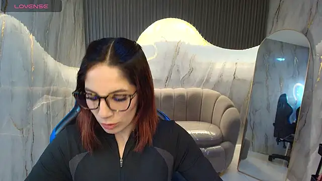 Snapshot of nadia_r_ chatting on July 31, 7:46 pm nadia r online show from July 31, 7:46 pm