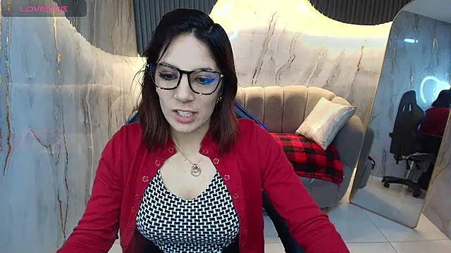 Snapshot of nadia_r_ chatting on August 1, 7:57 pm nadia r online show from August 1, 7:57 pm