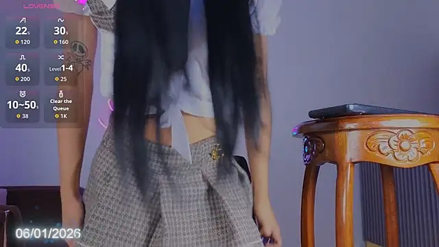 Snapshot of Doll_Tomie chatting on January 6, 9:50 pm Doll Tomie online show from January 6, 9:50 pm
