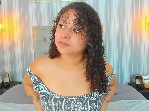 Sofiapassionne online show from February 24, 3:21 pm