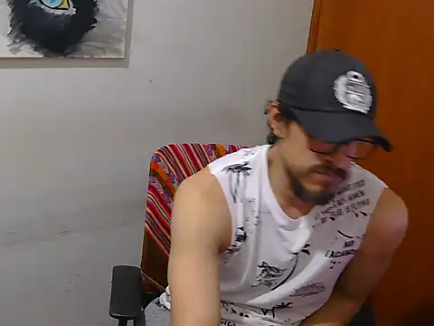 Snapshot of GuivernoStud chatting on September 15, 4:23 am GuivernoStud online show from September 15, 4:23 am