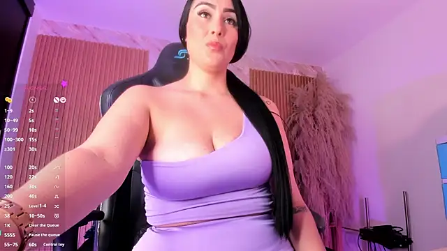 ashly moonn online show from October 4, 2:15 pm