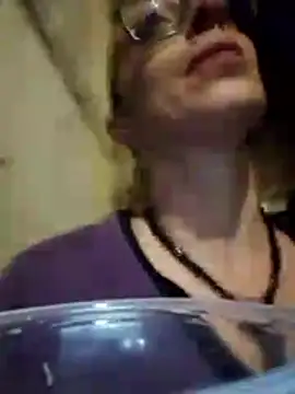 Snapshot of Astrid3 chatting on April 17, 10:02 pm Astrid3 online show from April 17, 10:02 pm